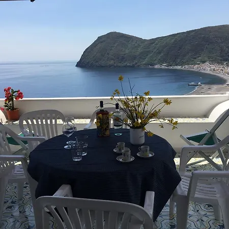 Vista Mare Mela * Λίπαρι